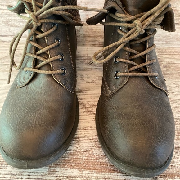 Brown Ankle Boots with Laces and Lace Design - Picture 3 of 8